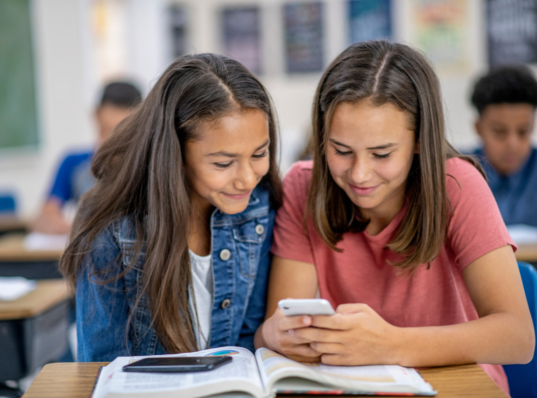 Tips for Encouraging Mindful + Productive Cellphone Use
