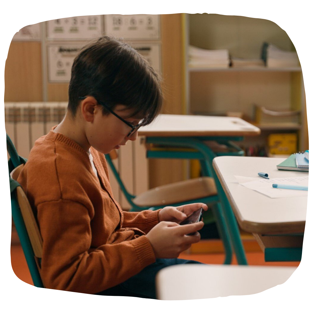 Unsuspecting Dangers of Student Social Media Use in School Wayfinder Resources Unsuspecting Dangers of Student Social Media Use in School Wayfinder Resources